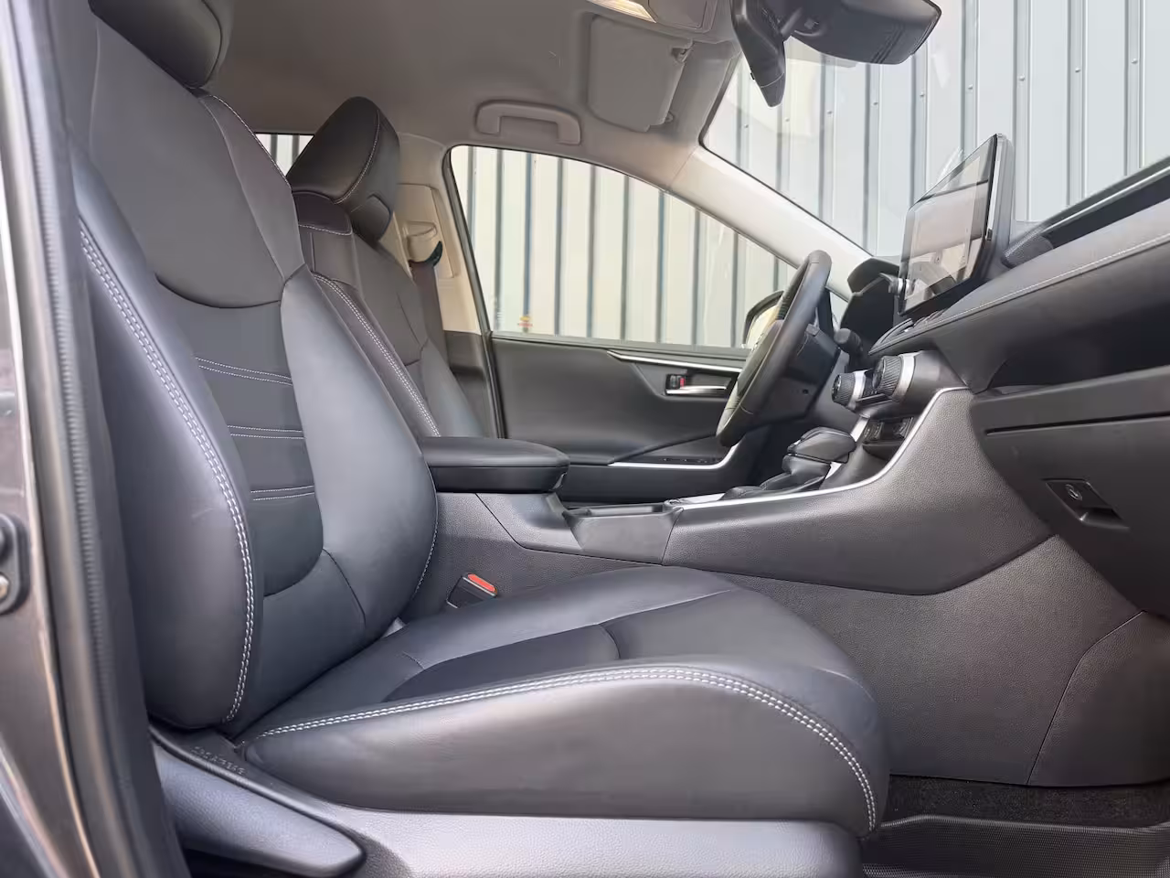 Toyota RAV4 2.5 Hybrid 30 Years Edition | Vol Leer | Afnm. Trekhaak | Allseason banden | BSM | Rijklaa