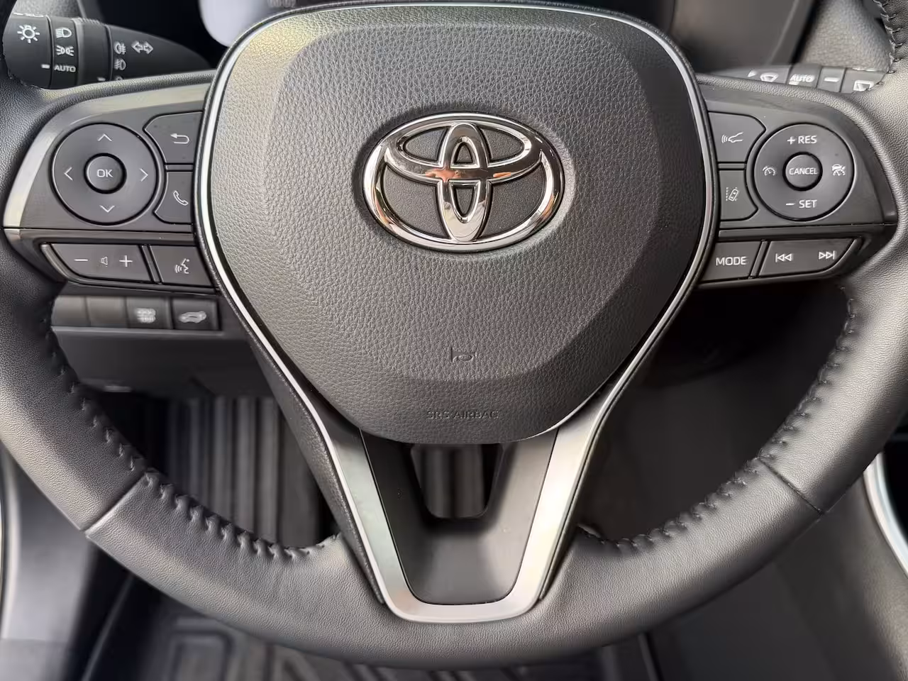 Toyota RAV4 2.5 Hybrid 30 Years Edition | Vol Leer | Afnm. Trekhaak | Allseason banden | BSM | Rijklaa