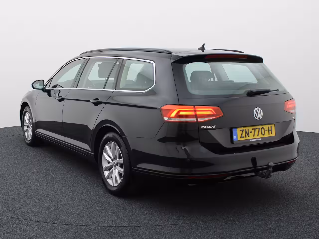 Volkswagen Passat Variant 1.4 TSI ACT 150Pk DSG Highline | Trekhaak wegkl. | Stoelverw. | Prijs Rijklaar