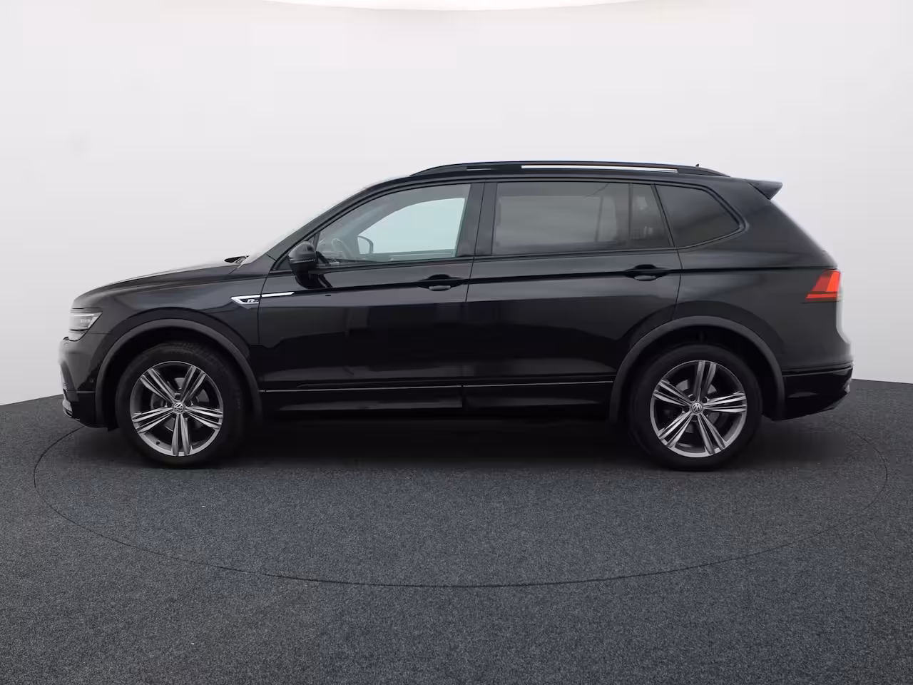 Volkswagen Tiguan Allspace 1.5 TSI Highline Business R 7p. | R-Line | Pano | 360 Camera | Keyless | Dynaudio | Trekha