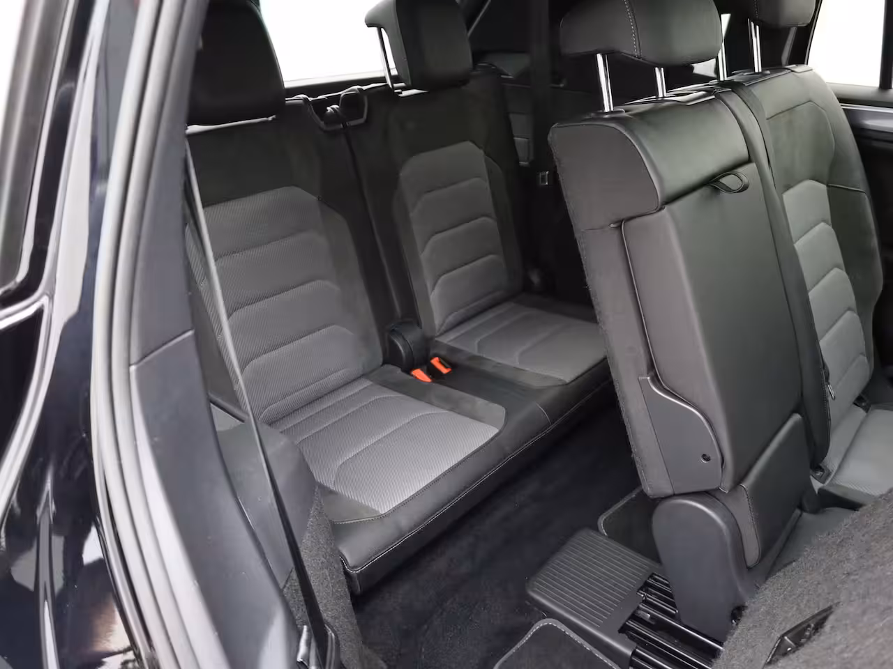 Volkswagen Tiguan Allspace 1.5 TSI Highline Business R 7p. | R-Line | Pano | 360 Camera | Keyless | Dynaudio | Trekha
