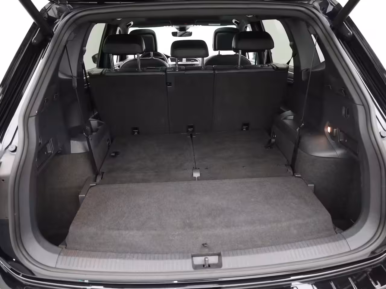 Volkswagen Tiguan Allspace 1.5 TSI Highline Business R 7p. | R-Line | Pano | 360 Camera | Keyless | Dynaudio | Trekha