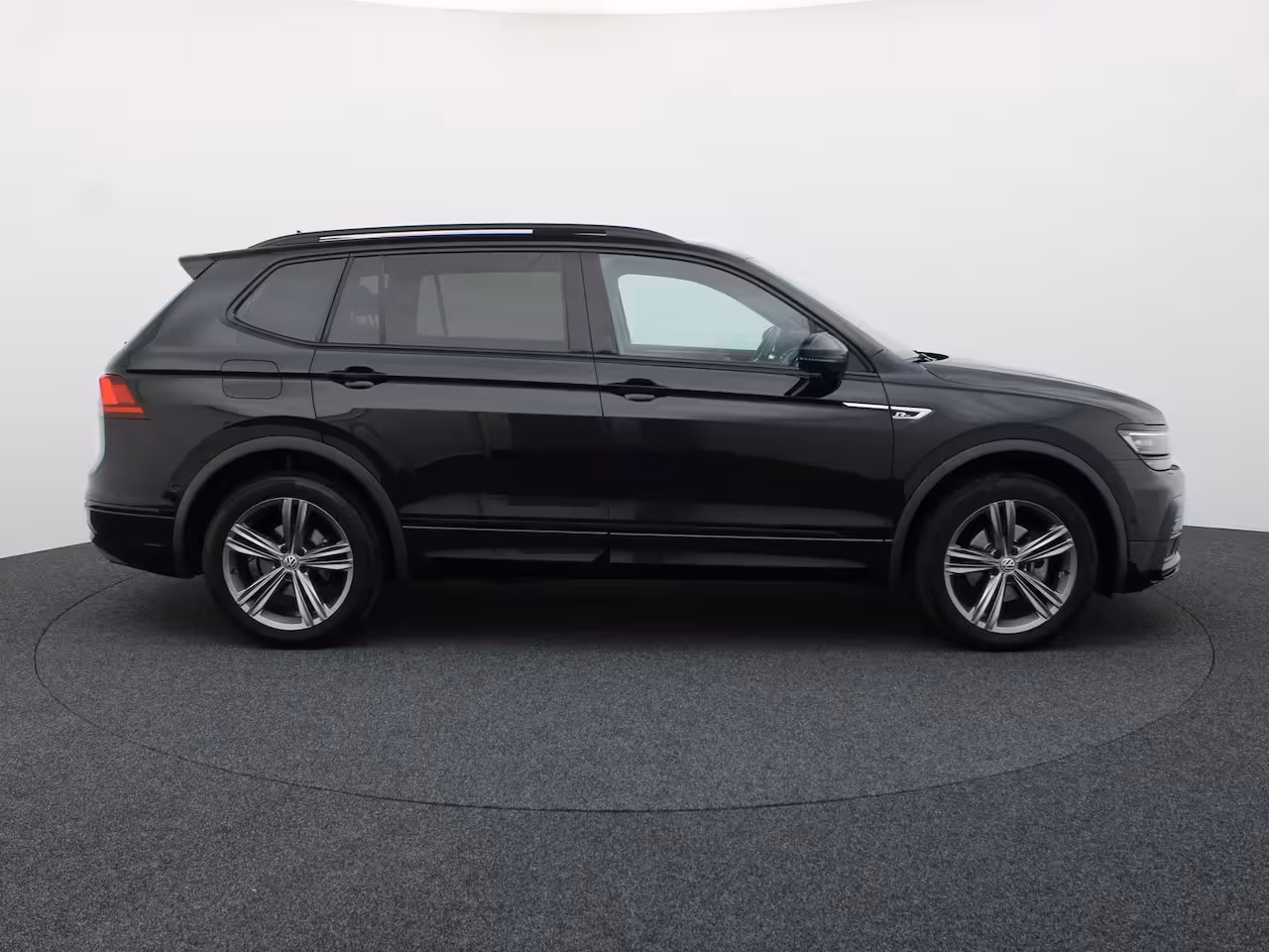 Volkswagen Tiguan Allspace 1.5 TSI Highline Business R 7p. | R-Line | Pano | 360 Camera | Keyless | Dynaudio | Trekha