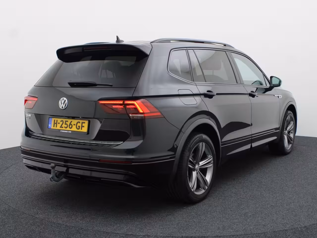Volkswagen Tiguan Allspace 1.5 TSI Highline Business R 7p. | R-Line | Pano | 360 Camera | Keyless | Dynaudio | Trekha