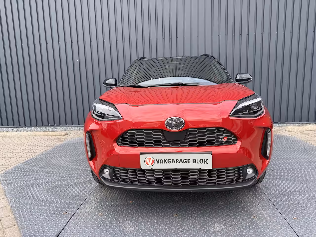Toyota Yaris Cross 1.5 Hybrid 130 GR SPORT | Head-up display | Emotinal RED | 10 jr GARANTIE | Rijklaar