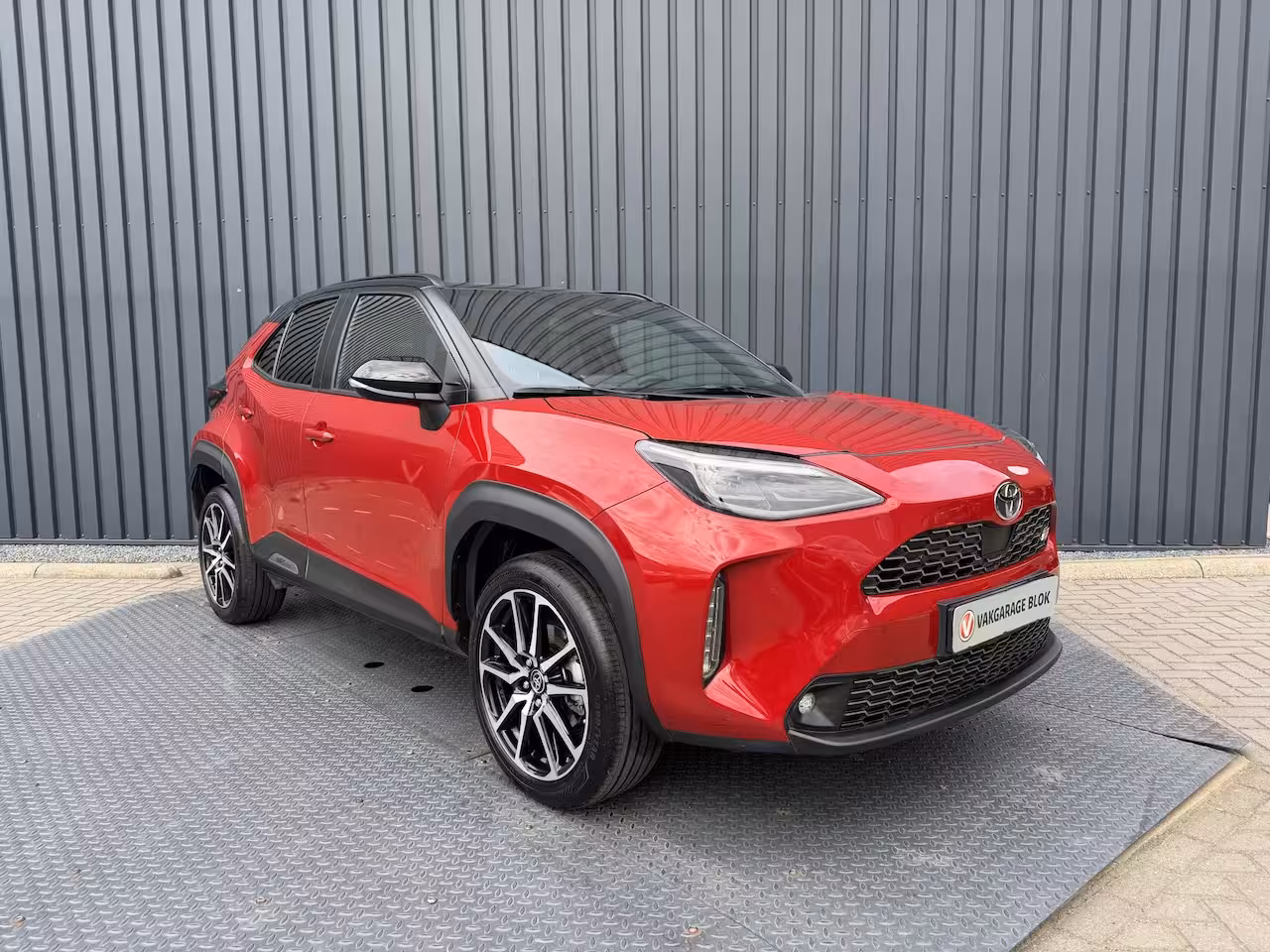 Toyota Yaris Cross 1.5 Hybrid 130 GR SPORT | Head-up display | Emotinal RED | 10 jr GARANTIE | Rijklaar