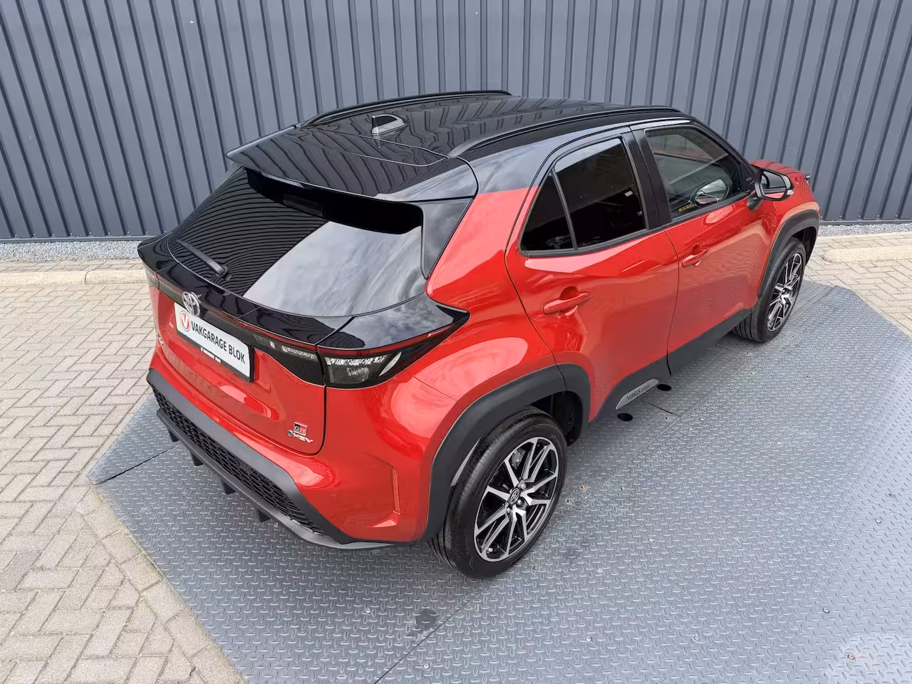 Toyota Yaris Cross 1.5 Hybrid 130 GR SPORT | Head-up display | Emotinal RED | 10 jr GARANTIE | Rijklaar