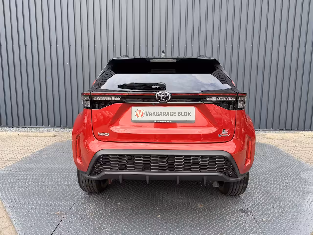 Toyota Yaris Cross 1.5 Hybrid 130 GR SPORT | Head-up display | Emotinal RED | 10 jr GARANTIE | Rijklaar
