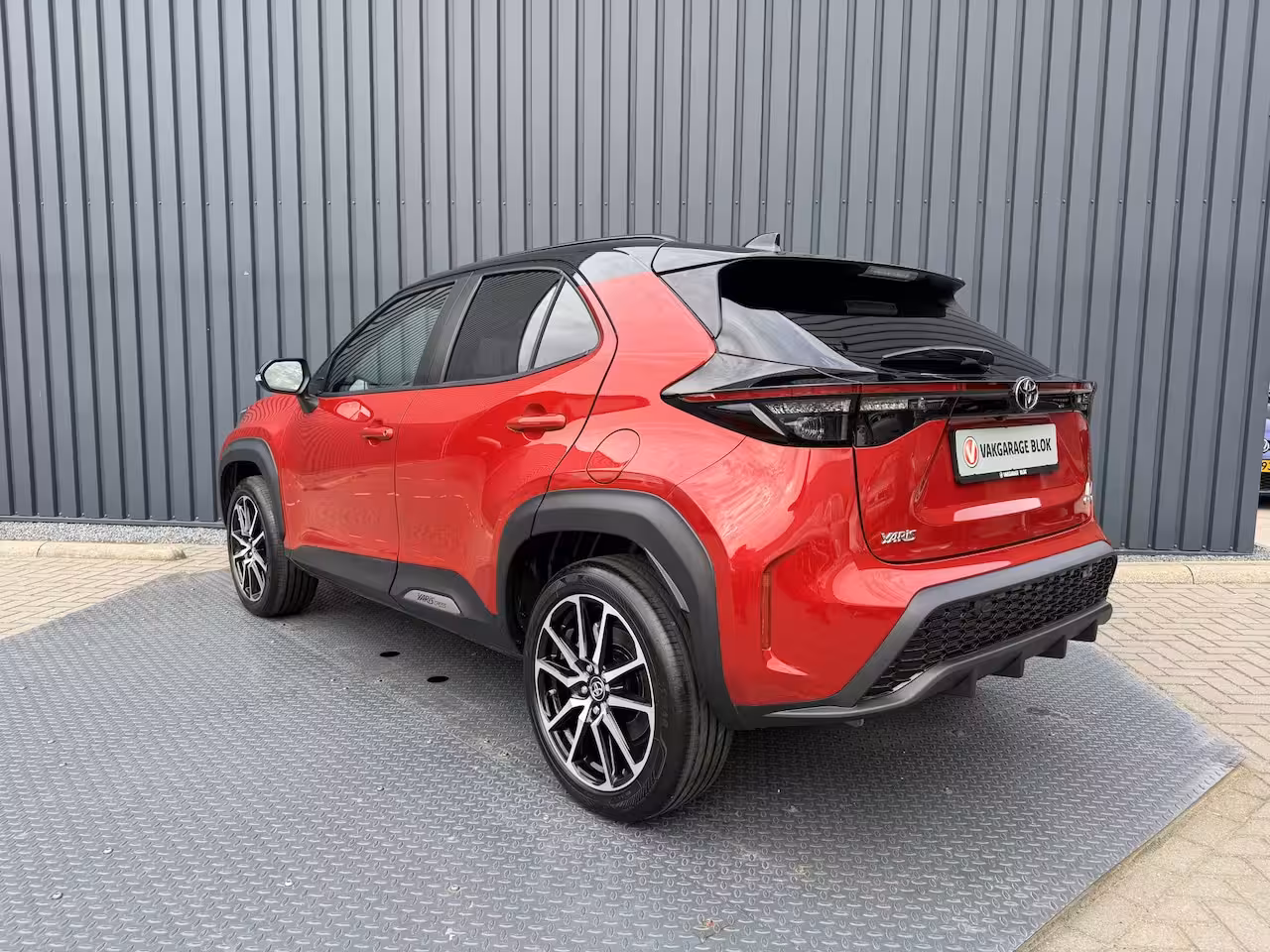 Toyota Yaris Cross 1.5 Hybrid 130 GR SPORT | Head-up display | Emotinal RED | 10 jr GARANTIE | Rijklaar