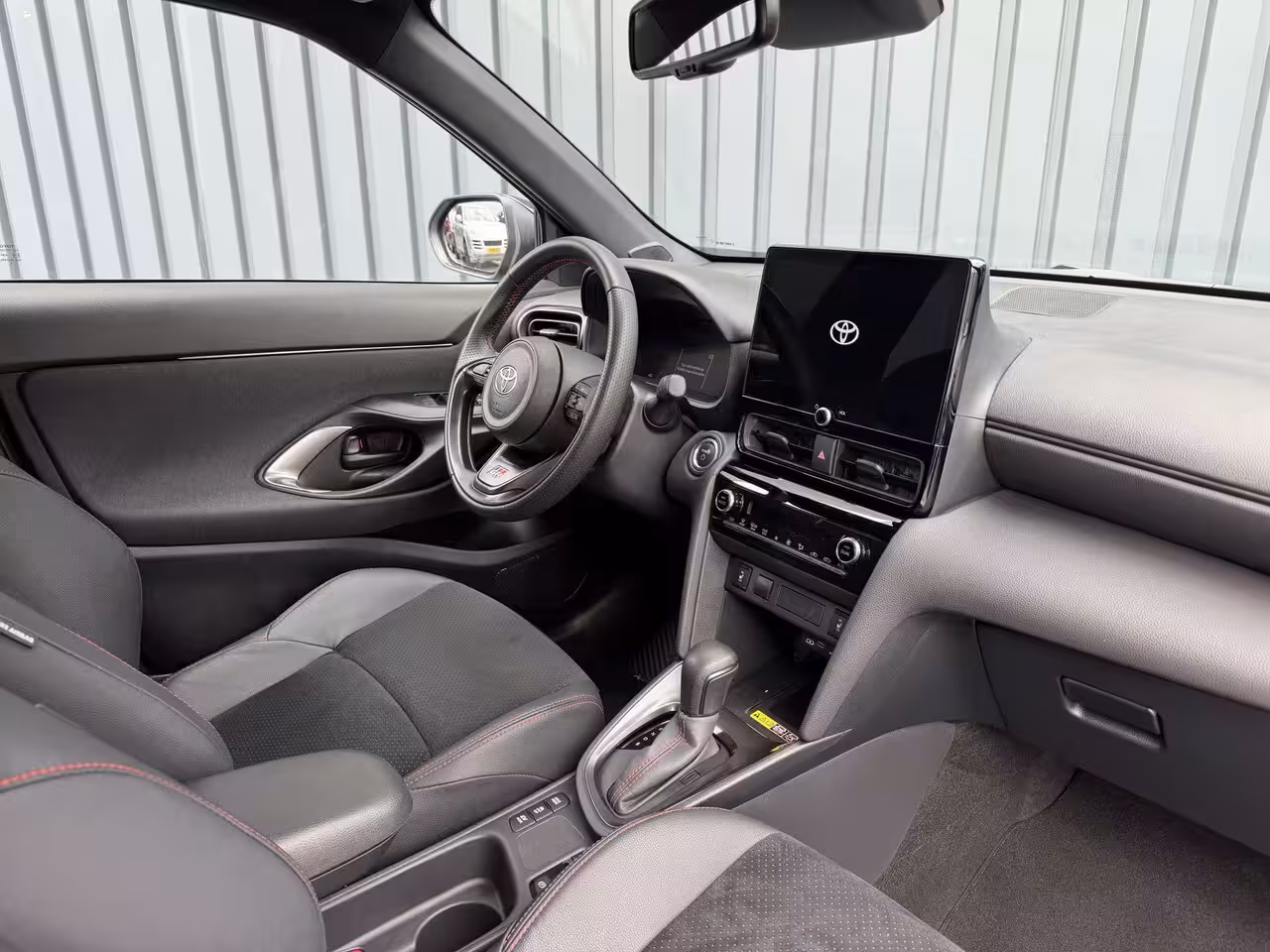 Toyota Yaris Cross 1.5 Hybrid 130 GR SPORT | Head-up display | Emotinal RED | 10 jr GARANTIE | Rijklaar