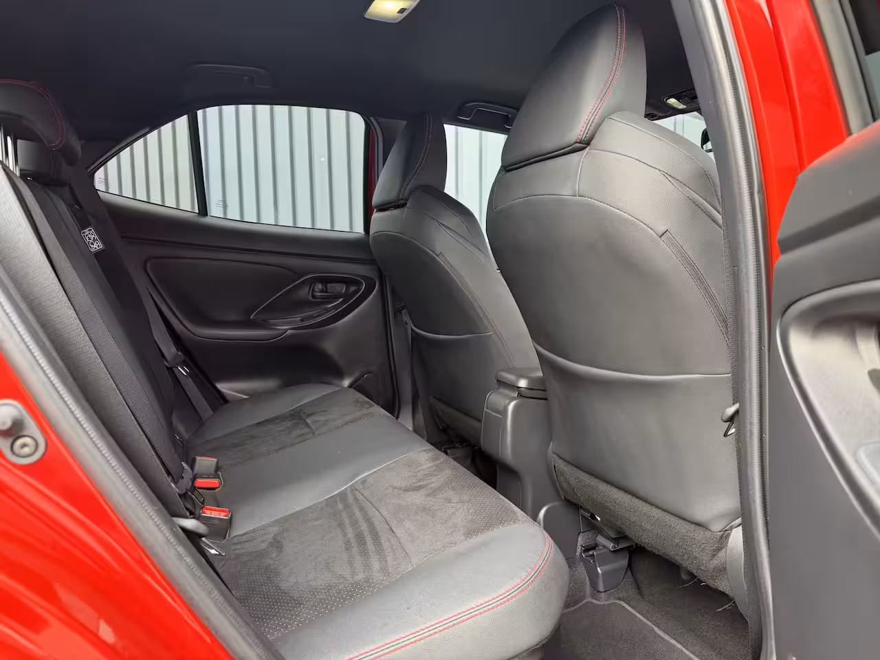 Toyota Yaris Cross 1.5 Hybrid 130 GR SPORT | Head-up display | Emotinal RED | 10 jr GARANTIE | Rijklaar