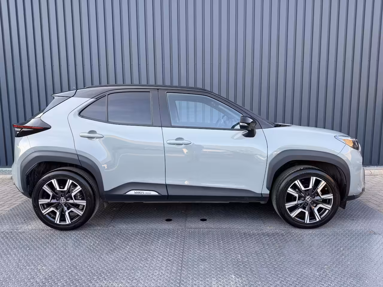Toyota Yaris Cross 1.5 Hybrid 130 Launch Edition | Pano dak | Innovation Pack | 10 jr Garantie | Rijklaar