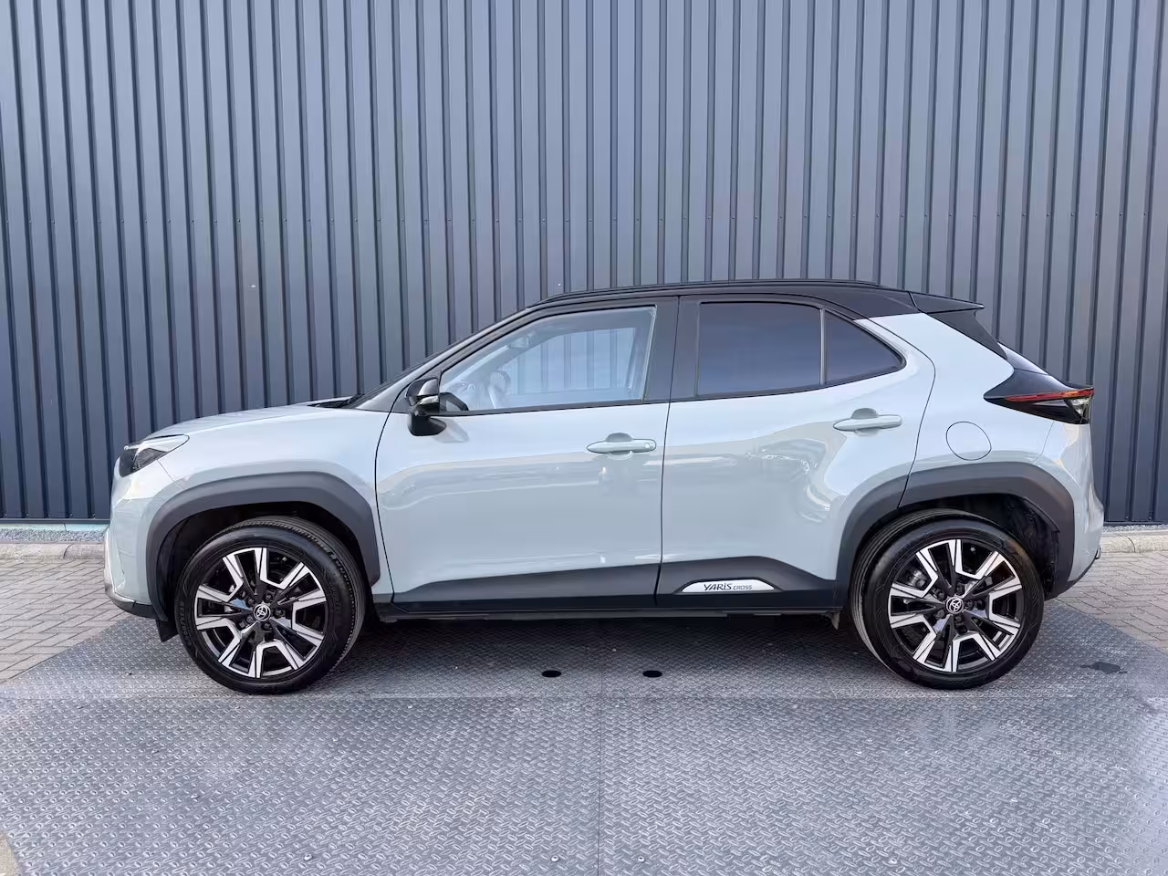 Toyota Yaris Cross 1.5 Hybrid 130 Launch Edition | Pano dak | Innovation Pack | 10 jr Garantie | Rijklaar