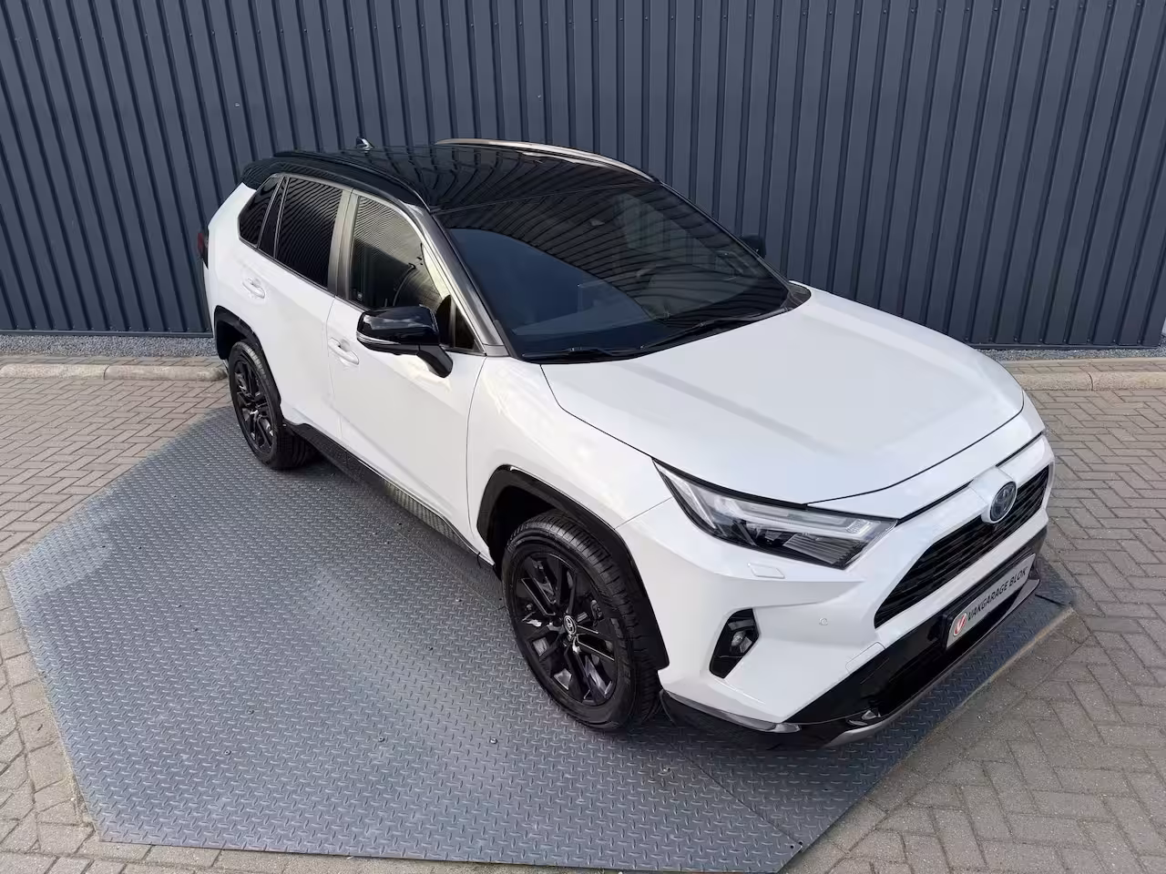 Toyota RAV4 2.5 Hybrid AWD Bi tone | FACELIFT Digitaal dashboard | 360 camera | JBL | Rijklaar