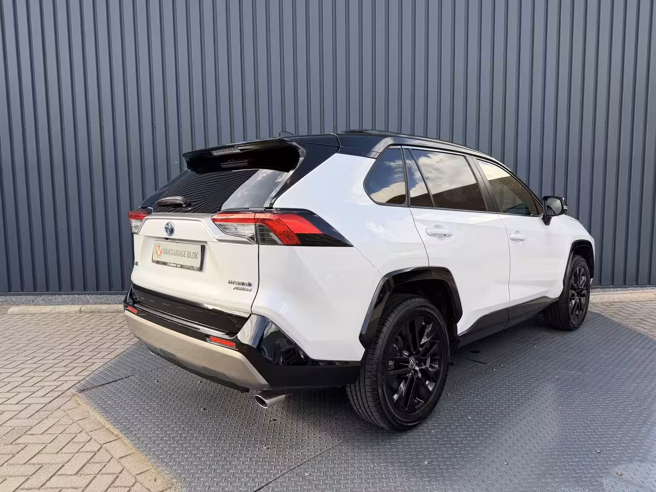 Toyota RAV4 2.5 Hybrid AWD Bi tone | FACELIFT Digitaal dashboard | 360 camera | JBL | Rijklaar
