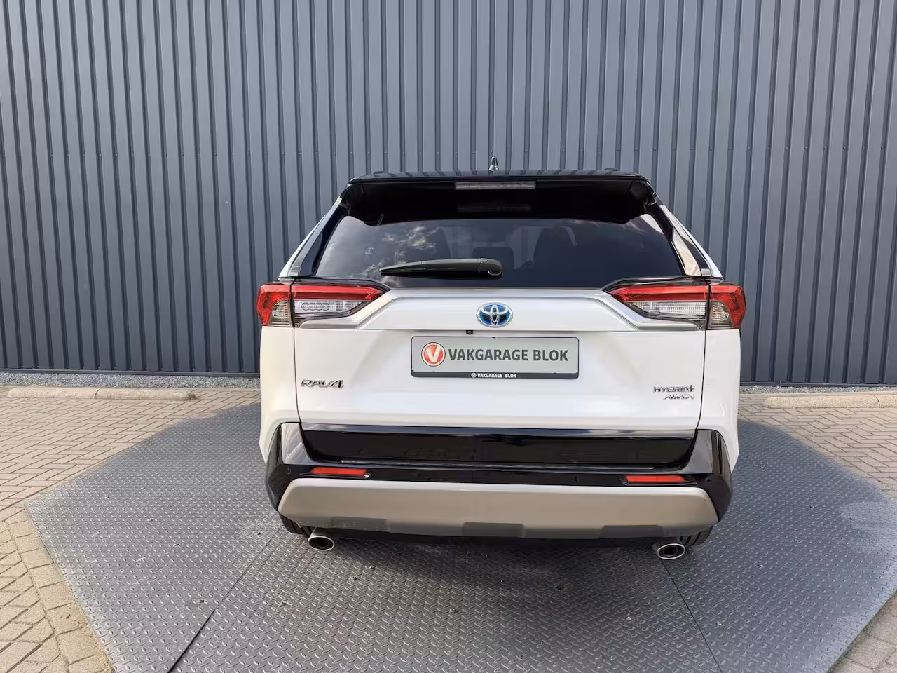 Toyota RAV4 2.5 Hybrid AWD Bi tone | FACELIFT Digitaal dashboard | 360 camera | JBL | Rijklaar