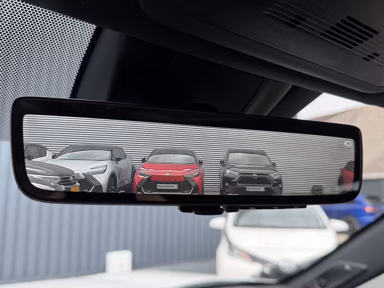 Toyota RAV4 2.5 Hybrid AWD Bi tone | FACELIFT Digitaal dashboard | 360 camera | JBL | Rijklaar