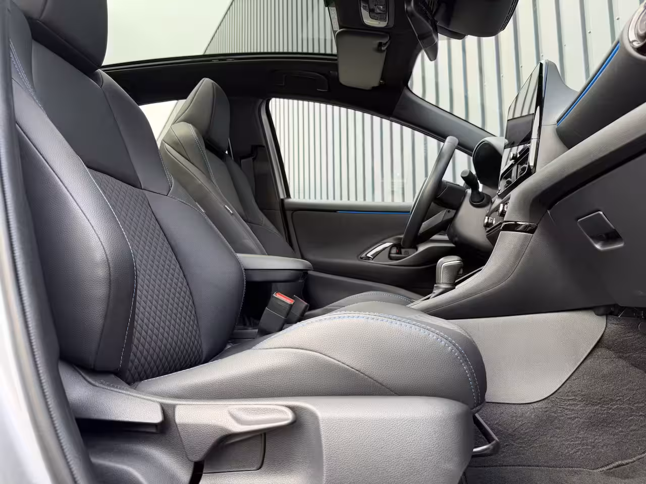Toyota Yaris 1.5 Hybrid 130 Executive / Bi tone | Pano dak | JBL | PDC A+V | 10 jr GARANTIE | Rijklaar