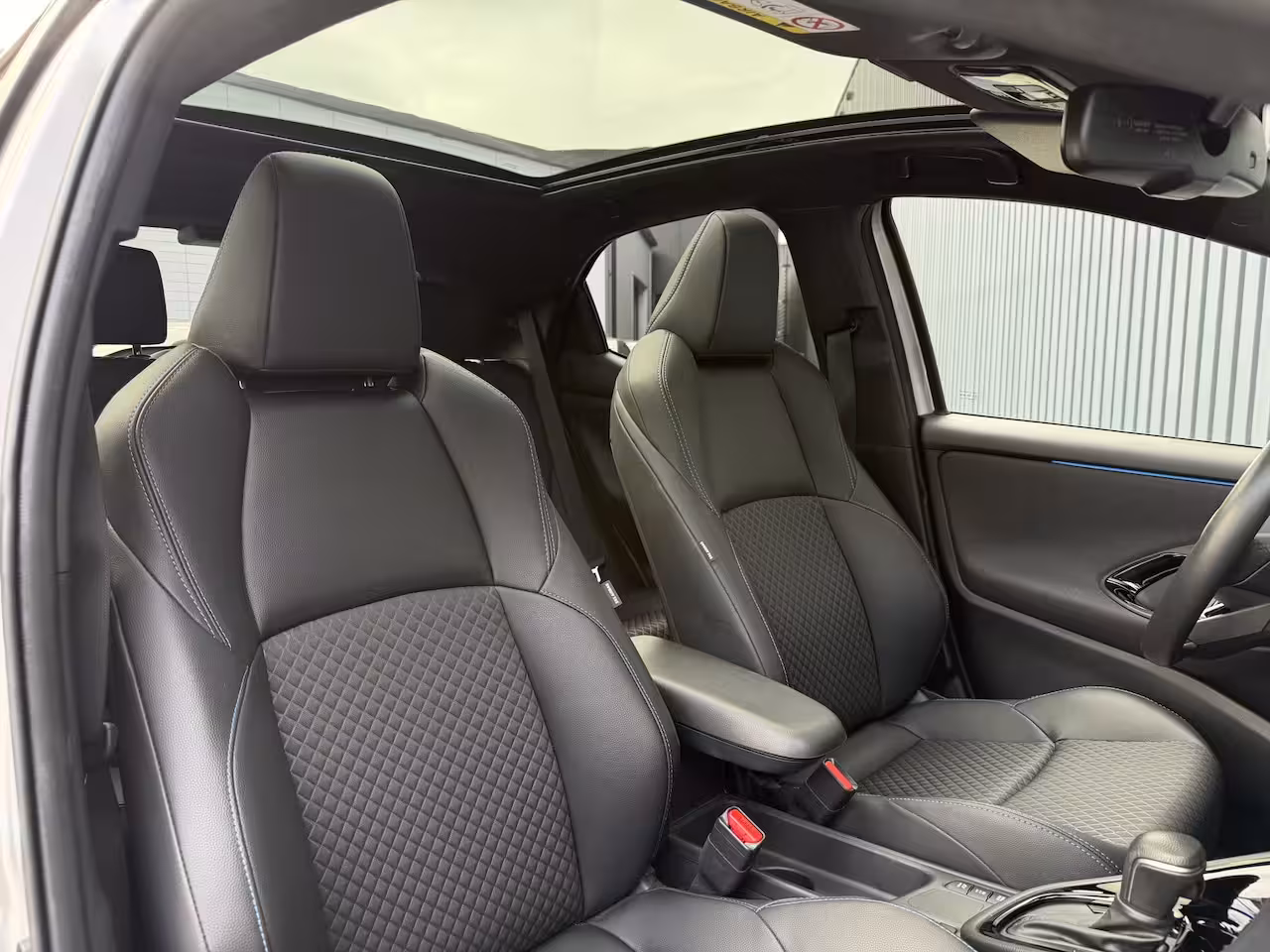 Toyota Yaris 1.5 Hybrid 130 Executive / Bi tone | Pano dak | JBL | PDC A+V | 10 jr GARANTIE | Rijklaar