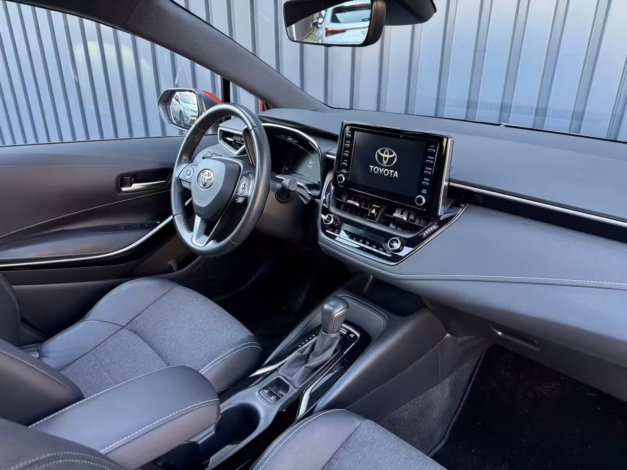 Toyota Yaris 1.5 Hybrid 130 Executive / Bi tone | Pano dak | JBL | PDC A+V | 10 jr GARANTIE | Rijklaar
