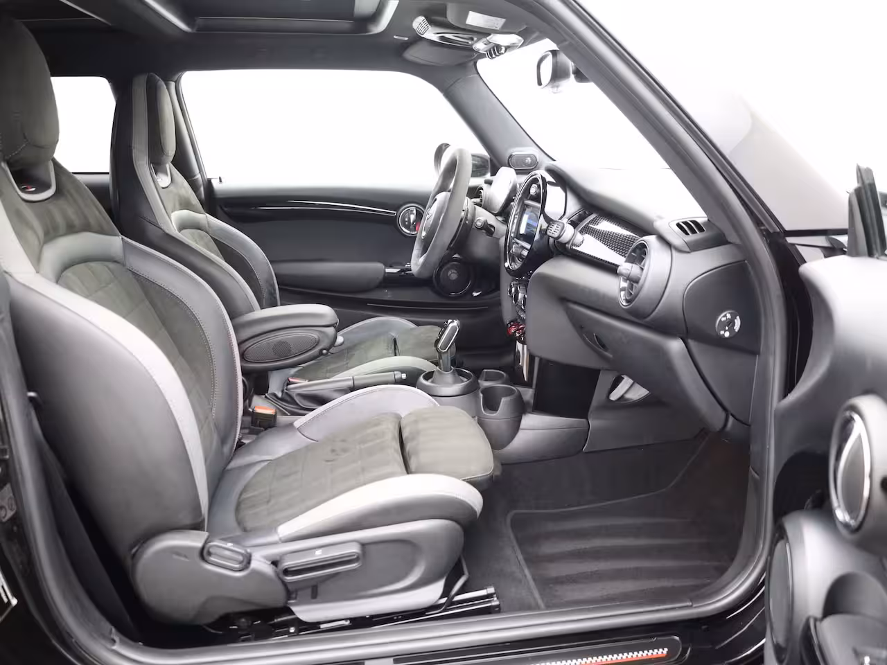 Mini 3-Deurs 2.0 Cooper S Hammersmith | Pano | Keyless | Camera | Harman/Kardon | JCW | Prijs Rijklaar