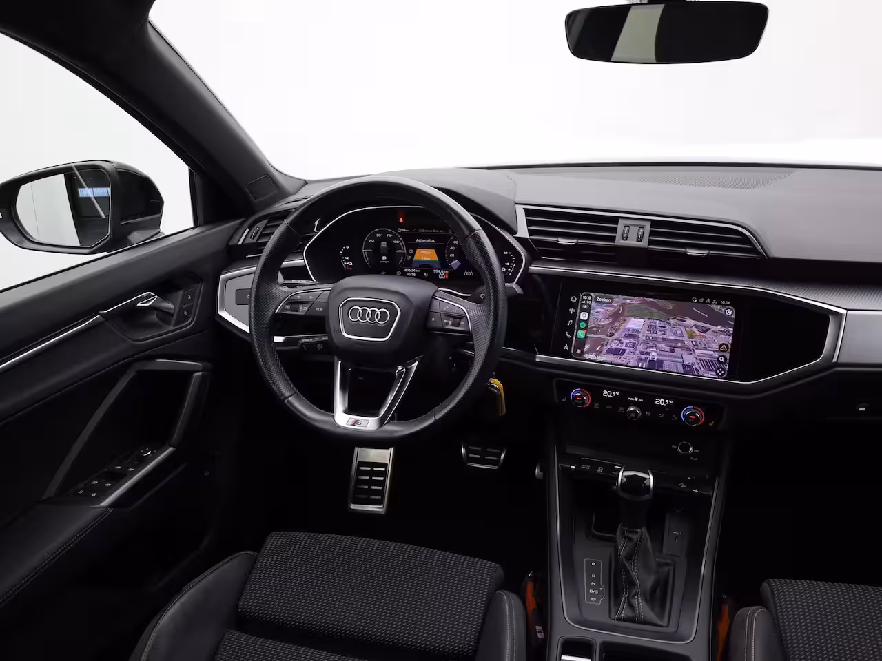 Audi Q3 45 TFSI e S edition | S-line | Trekhaak | Camera | 20'' | Side Assist | Prijs Rijklaar