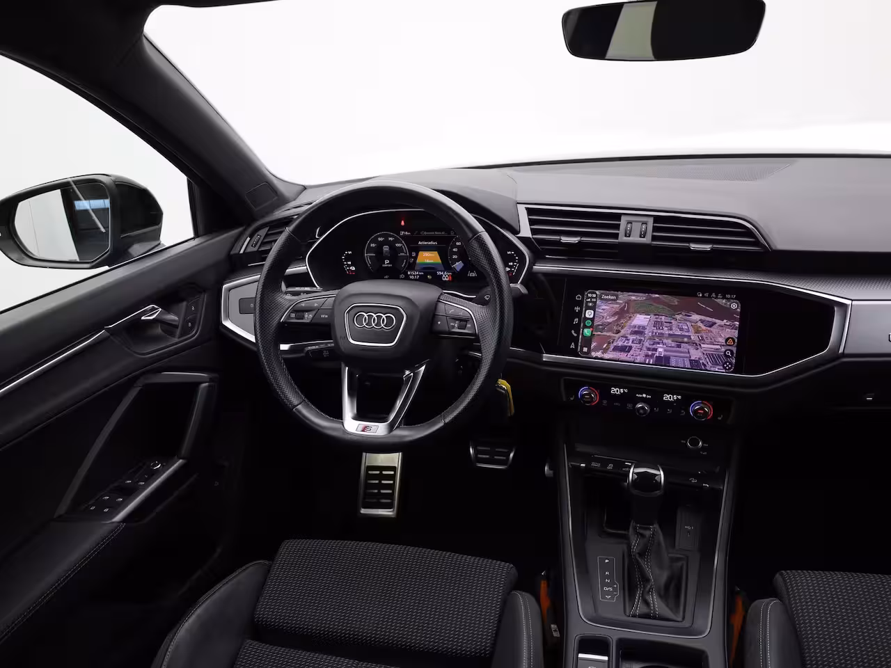 Audi Q3 45 TFSI e S edition | S-line | Trekhaak | Camera | 20'' | Side Assist | Prijs Rijklaar