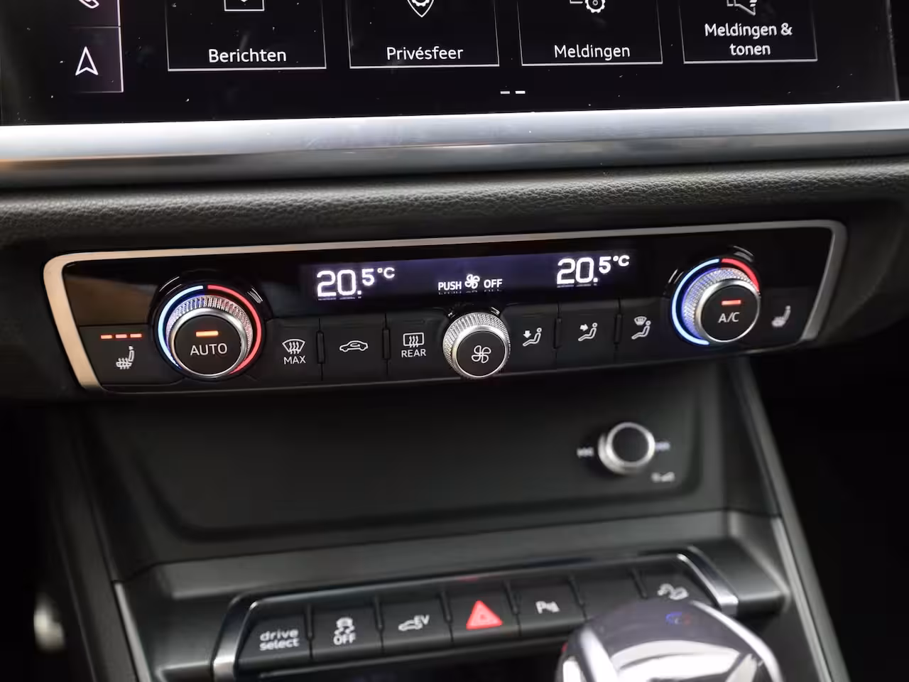 Audi Q3 45 TFSI e S edition | S-line | Trekhaak | Camera | 20'' | Side Assist | Prijs Rijklaar