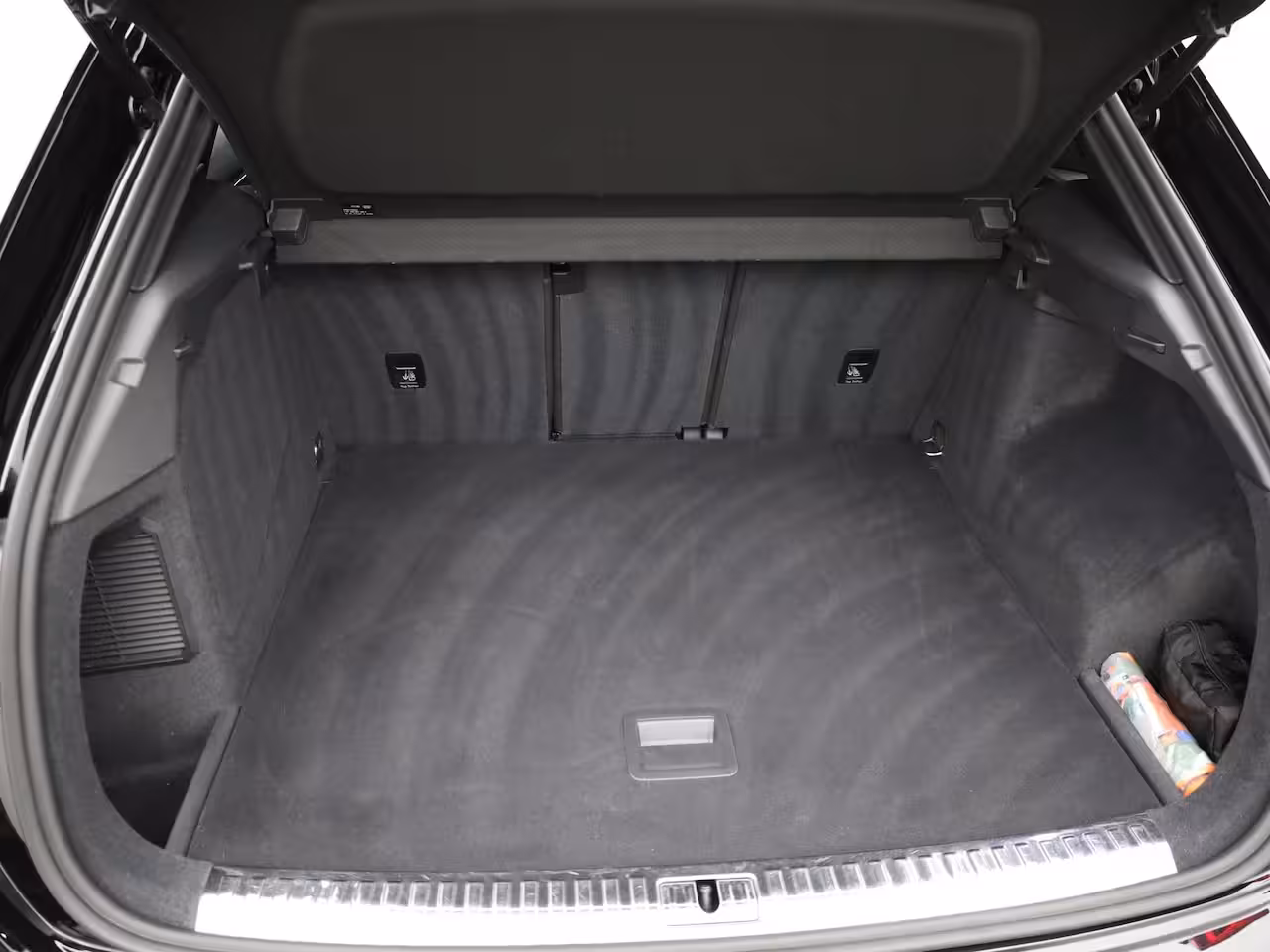 Audi Q3 45 TFSI e S edition | S-line | Trekhaak | Camera | 20'' | Side Assist | Prijs Rijklaar