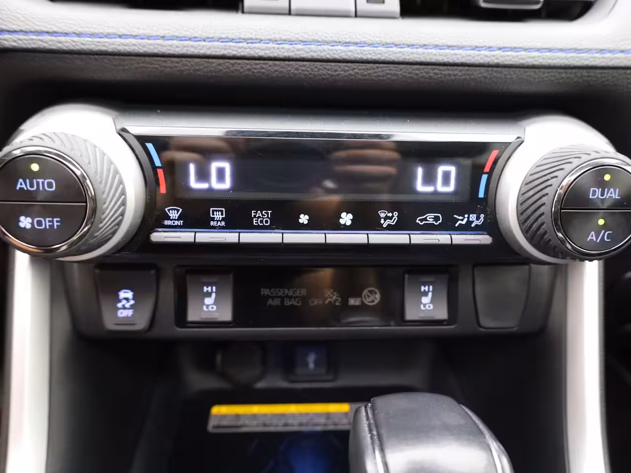 Toyota RAV4 2.5 Hybrid Bi-Tone | NL Auto | Panodak | Elek. Stoelen | 360 Camera | Apple Carplay/ Andro