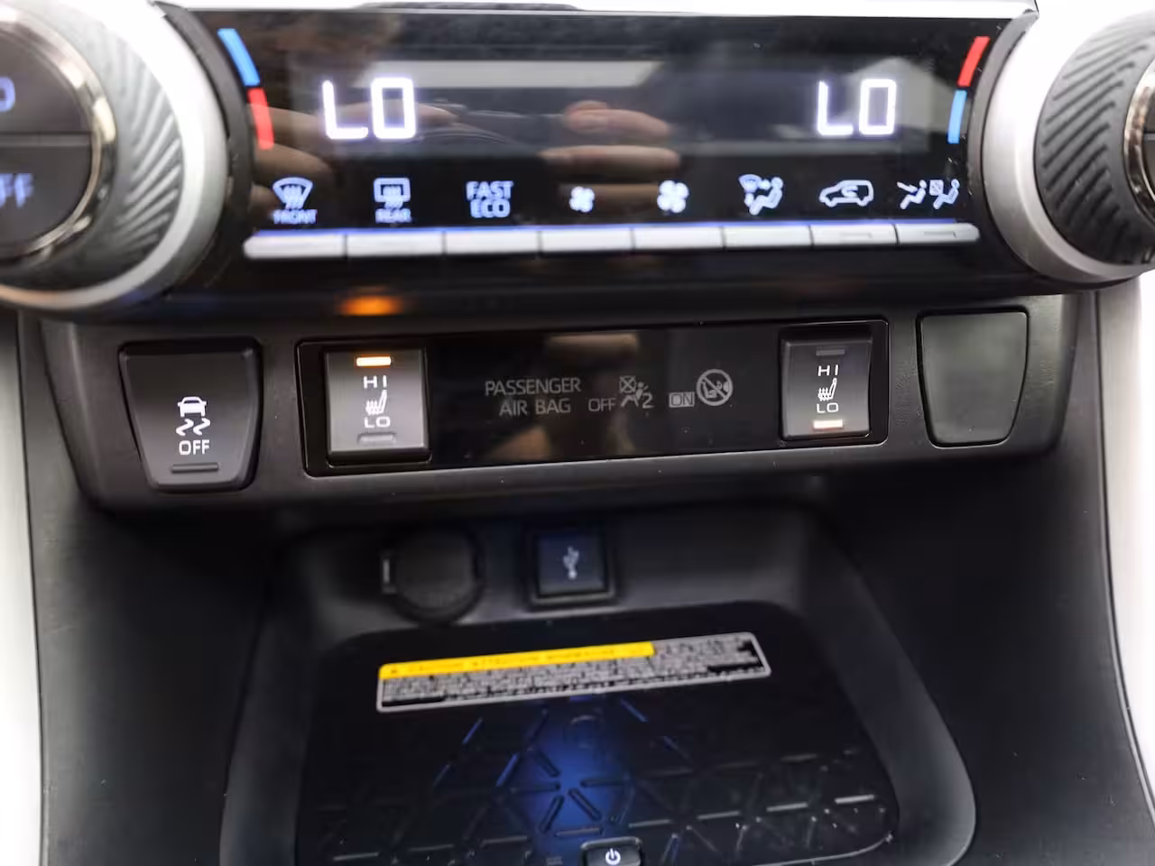Toyota RAV4 2.5 Hybrid Bi-Tone | NL Auto | Panodak | Elek. Stoelen | 360 Camera | Apple Carplay/ Andro