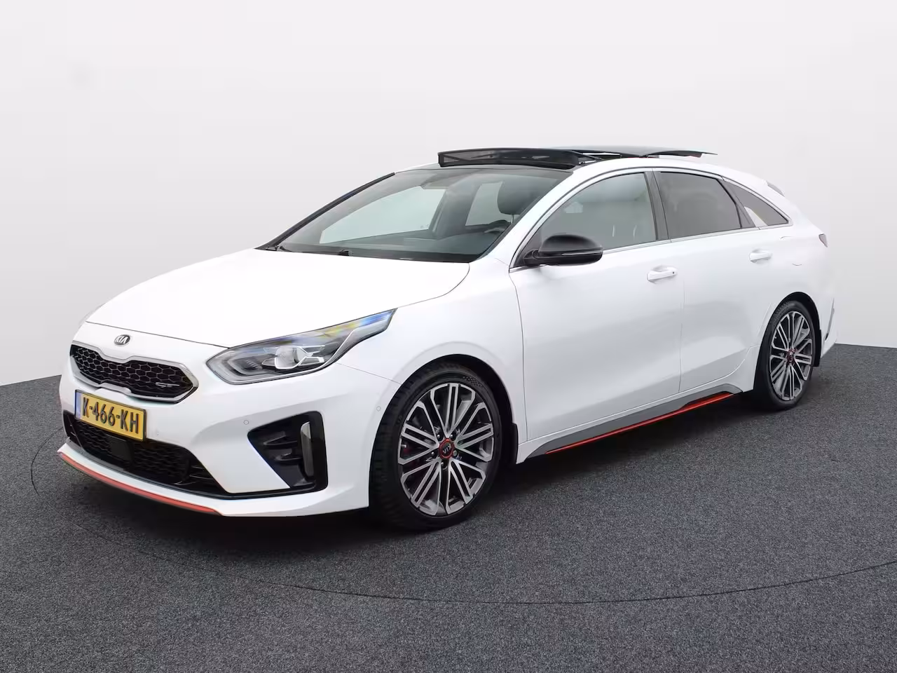Kia Pro cee'd ProCeed 1.6 T-GDI GT | Pano | Trekhaak afn. | Apple Carplay / Android | Memory Seats | Cam