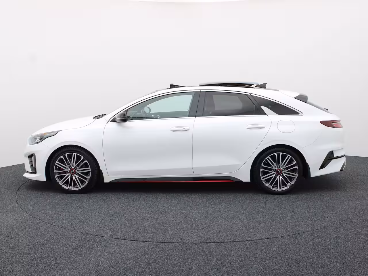 Kia Pro cee'd ProCeed 1.6 T-GDI GT | Pano | Trekhaak afn. | Apple Carplay / Android | Memory Seats | Cam