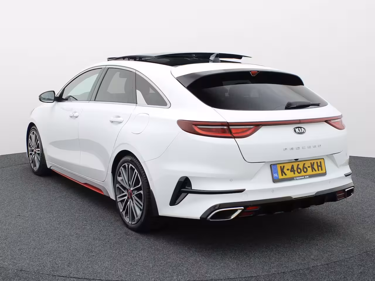 Kia Pro cee'd ProCeed 1.6 T-GDI GT | Pano | Trekhaak afn. | Apple Carplay / Android | Memory Seats | Cam