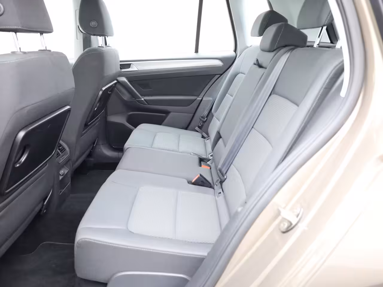 Volkswagen Golf Sportsvan 1.2 TSI Comfortline | PDC | Trekhaak | LMV | Stoelverwarming | Prijs Rijklaar