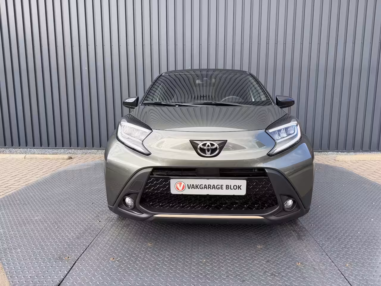 Toyota Aygo X 1.0 VVT-i S-CVT Premium | Schuif dak | JBL | Clima | Rijklaar