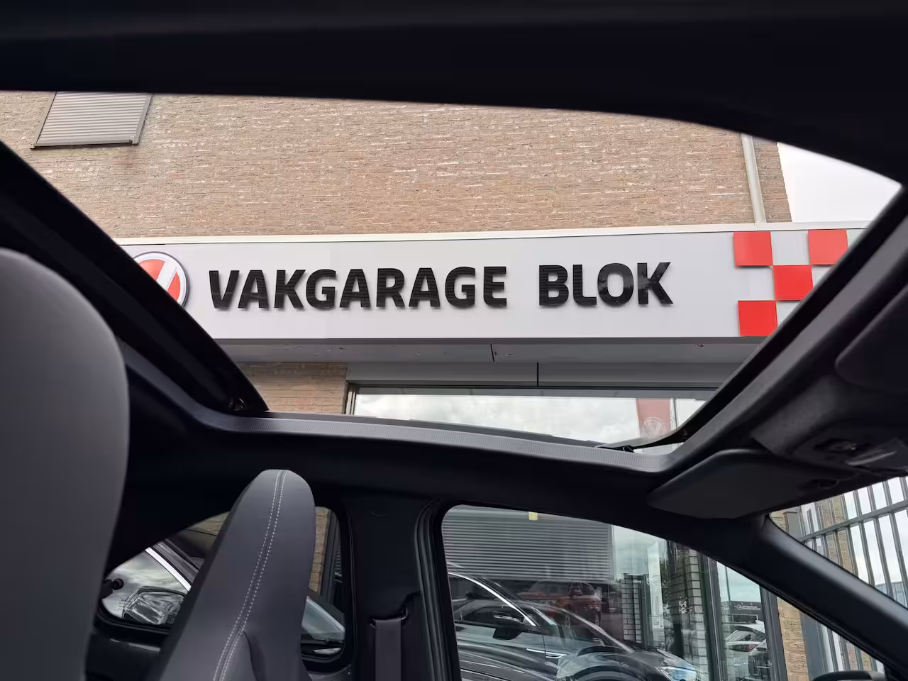 Toyota Aygo X 1.0 VVT-i S-CVT Premium | Schuif dak | JBL | Clima | Rijklaar
