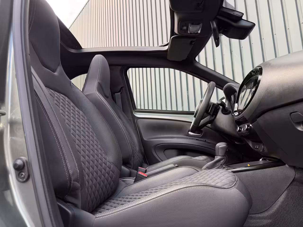 Toyota Aygo X 1.0 VVT-i S-CVT Premium | Schuif dak | JBL | Clima | Rijklaar
