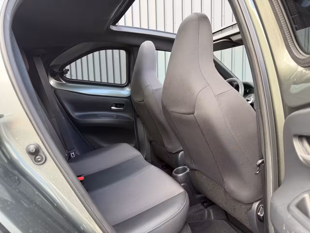 Toyota Aygo X 1.0 VVT-i S-CVT Premium | Schuif dak | JBL | Clima | Rijklaar