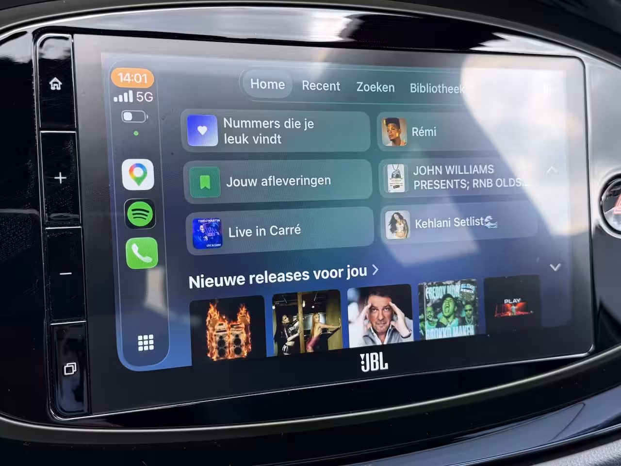 Toyota Aygo X 1.0 VVT-i S-CVT Premium | Schuif dak | JBL | Clima | Rijklaar