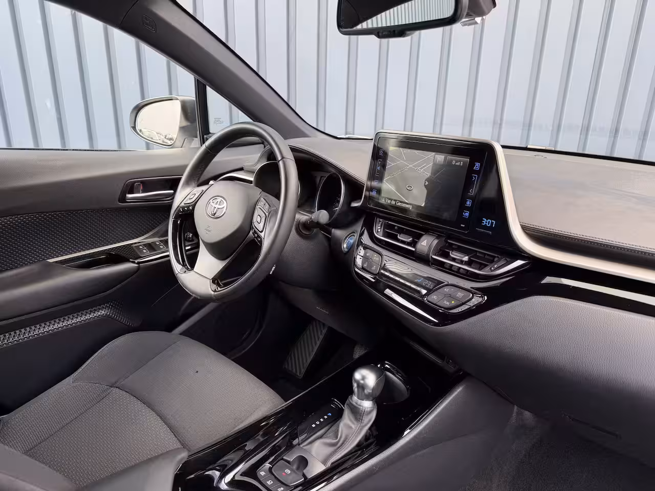 Toyota C-HR 1.8 Hybrid Bi-Tone | Dealer onderhouden | Afnm. TREKHAAK | Rijklaar
