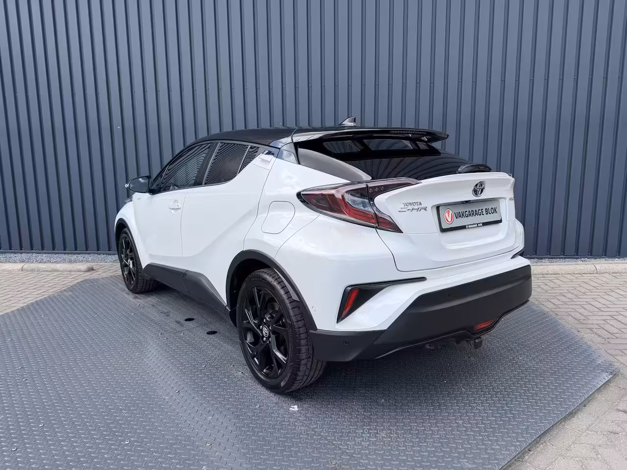 Toyota C-HR 1.8 Hybrid Bi-Tone | Dealer onderhouden | Afnm. TREKHAAK | Rijklaar
