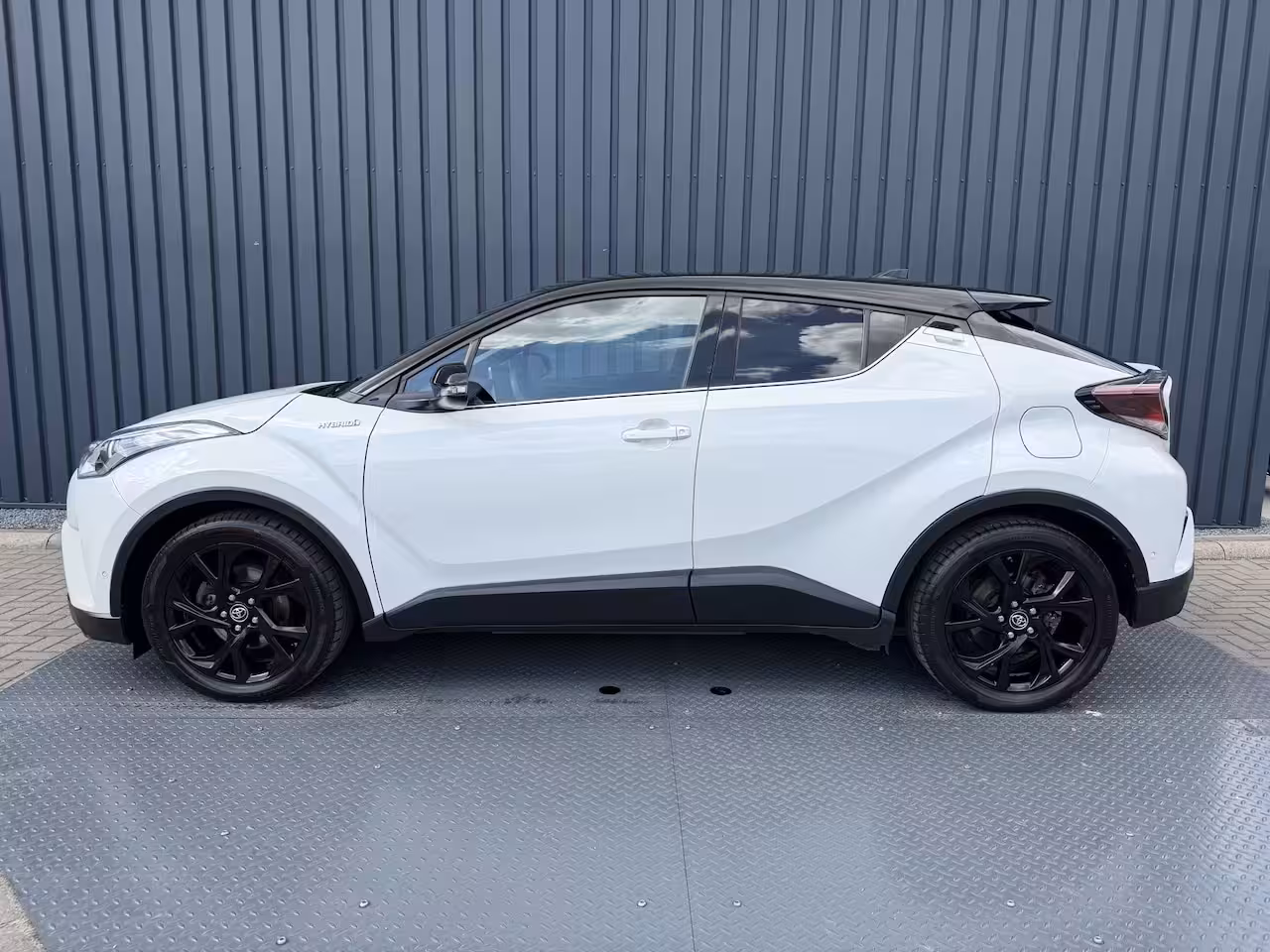 Toyota C-HR 1.8 Hybrid Bi-Tone | Dealer onderhouden | Afnm. TREKHAAK | Rijklaar