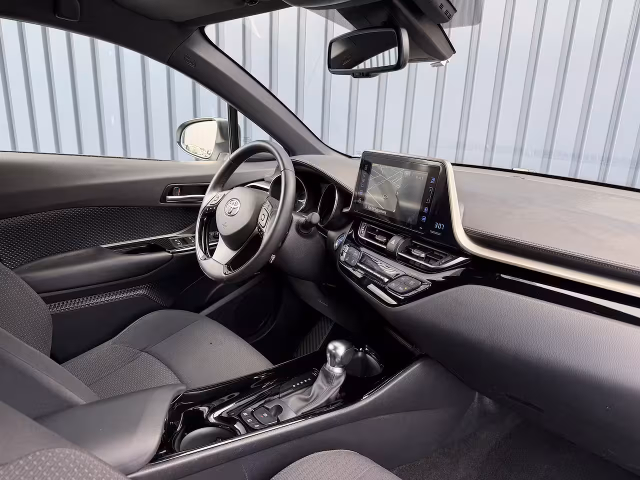 Toyota C-HR 1.8 Hybrid Bi-Tone | Dealer onderhouden | Afnm. TREKHAAK | Rijklaar