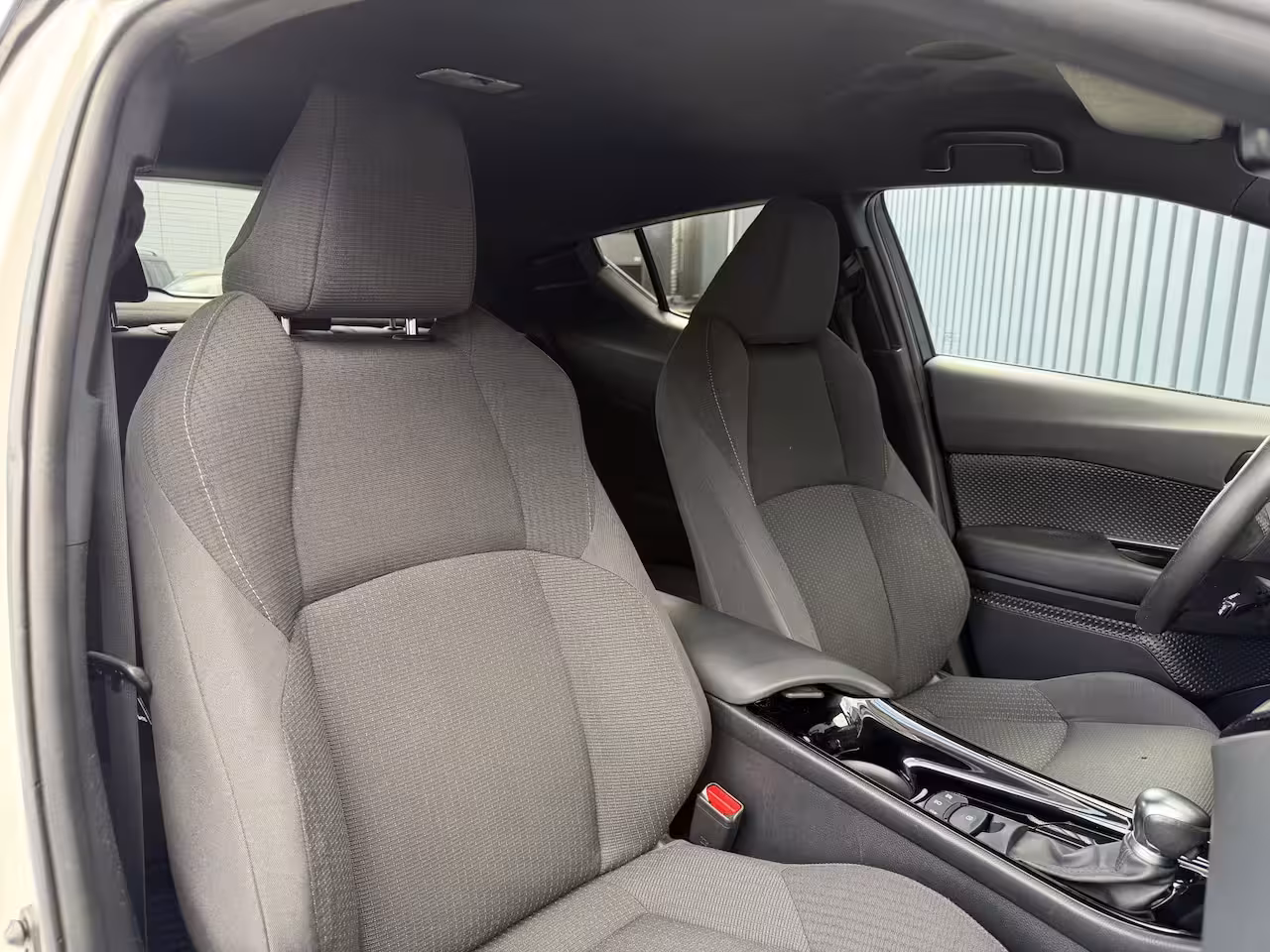 Toyota C-HR 1.8 Hybrid Bi-Tone | Dealer onderhouden | Afnm. TREKHAAK | Rijklaar