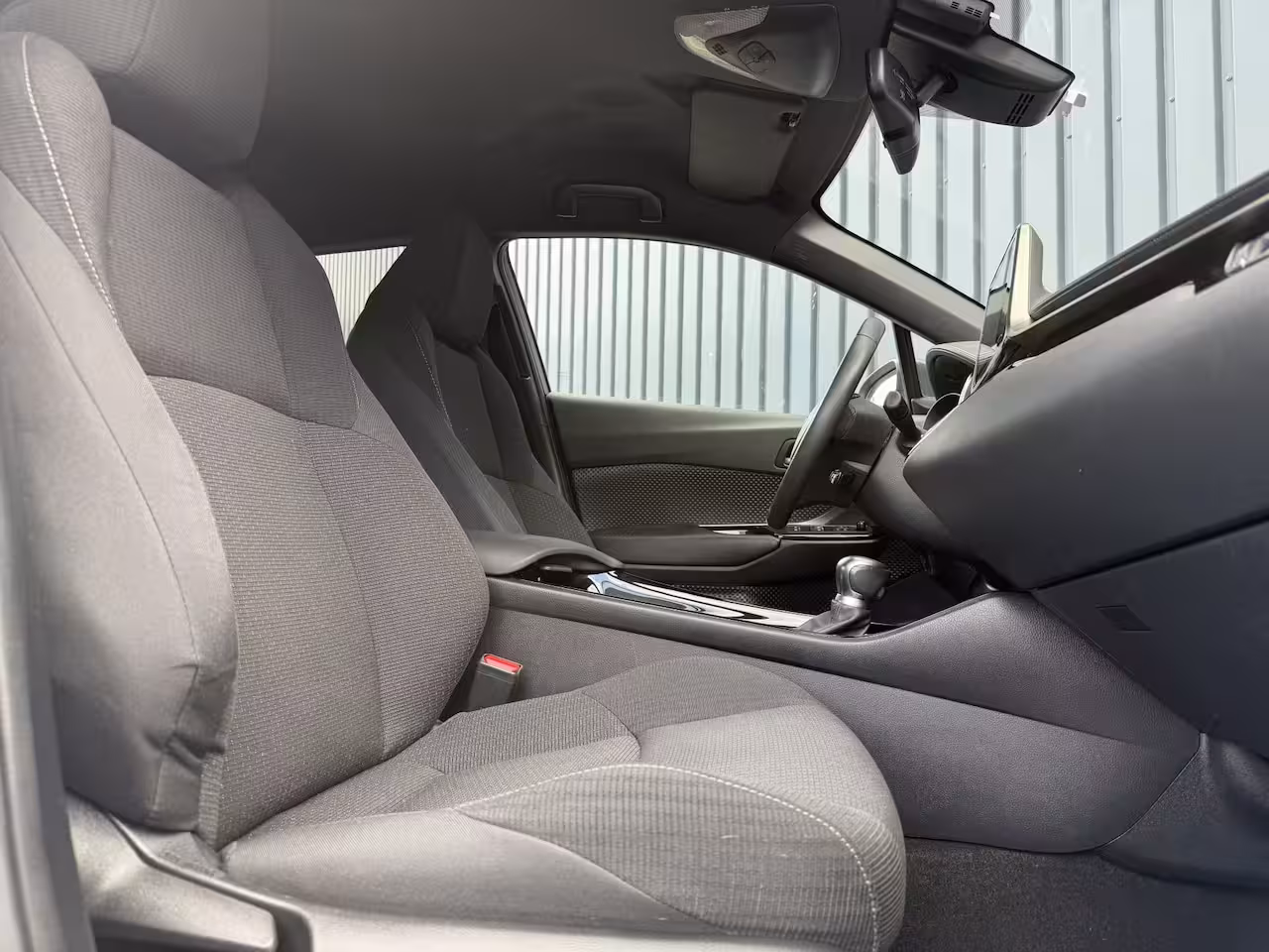 Toyota C-HR 1.8 Hybrid Bi-Tone | Dealer onderhouden | Afnm. TREKHAAK | Rijklaar