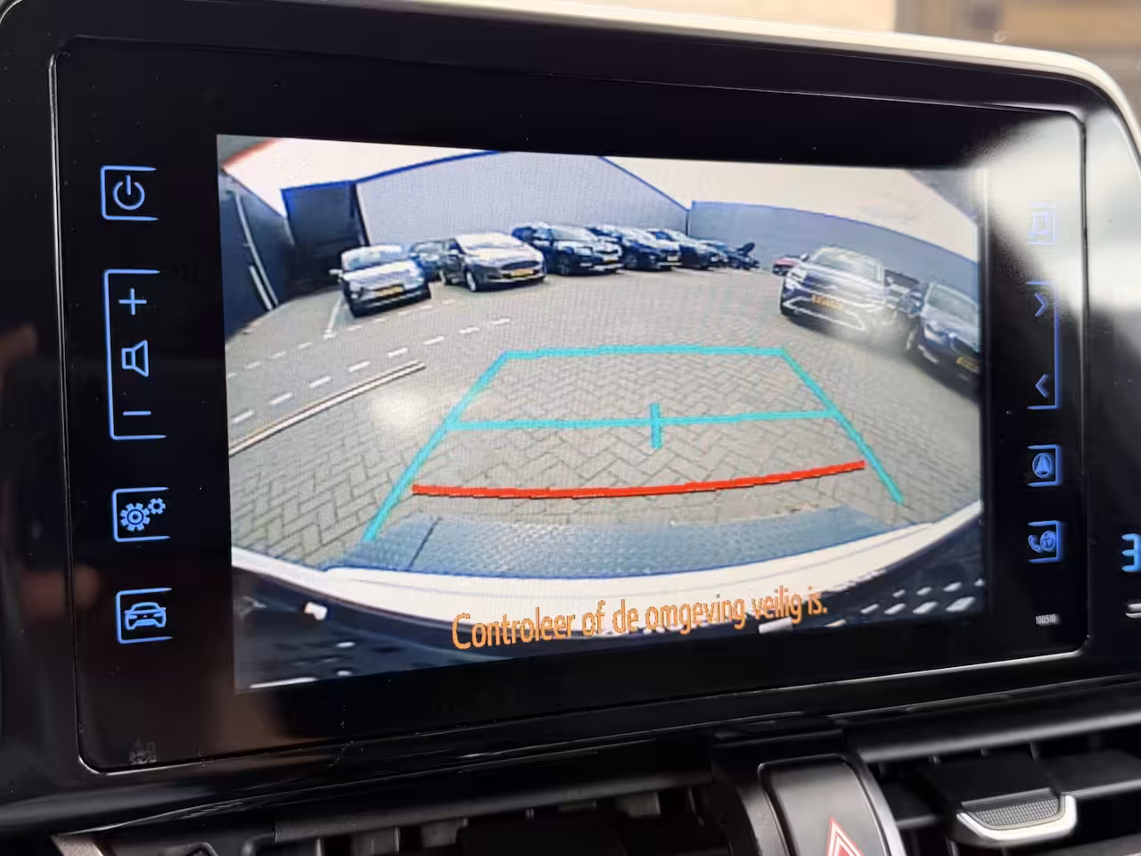 Toyota C-HR 1.8 Hybrid Bi-Tone | Dealer onderhouden | Afnm. TREKHAAK | Rijklaar