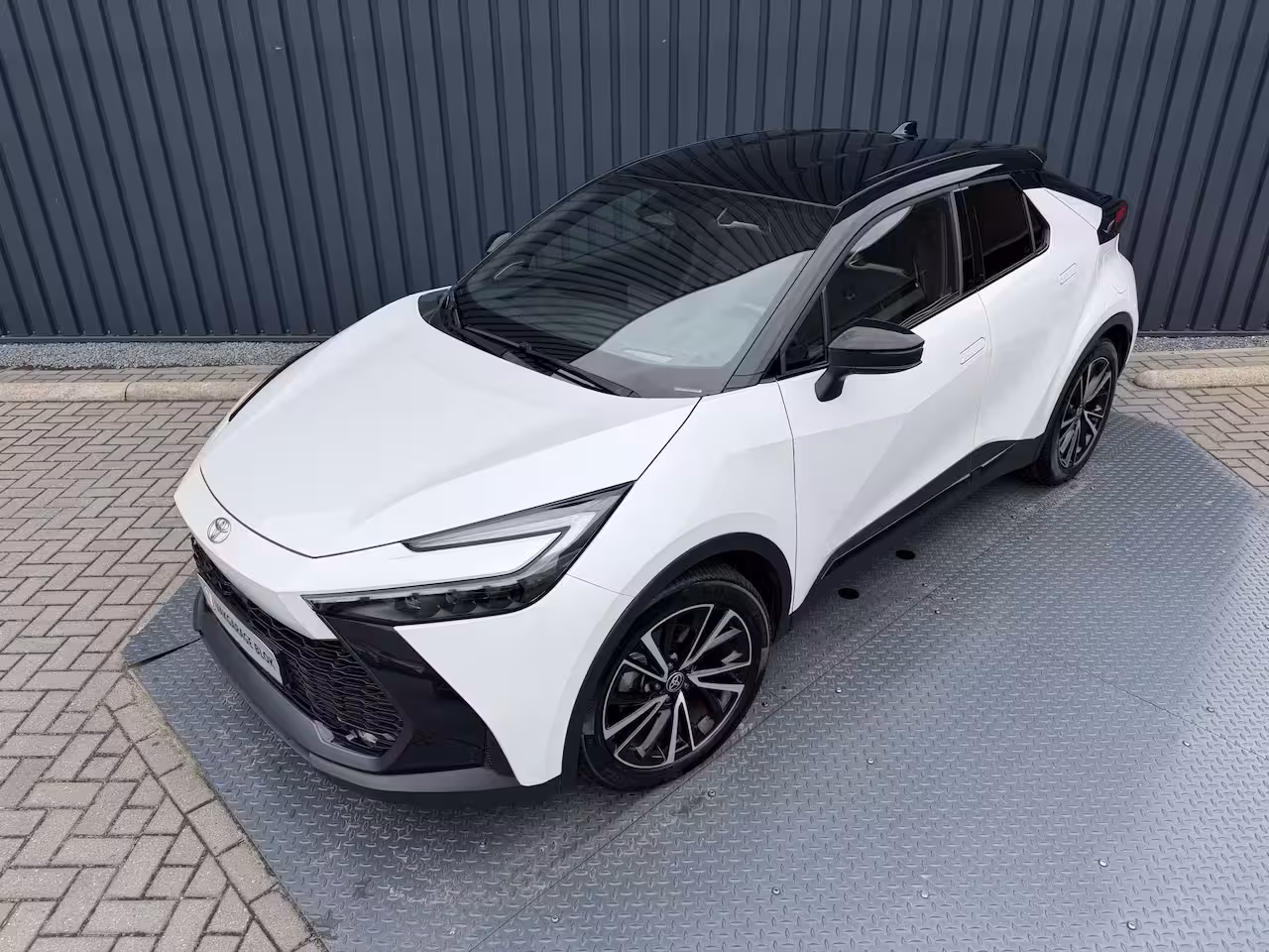Toyota C-HR 2.0 Hybrid 200(GEEN plug-in) Executive | Head-up | JBL | 10 jr GARANTIE | Rijklaar