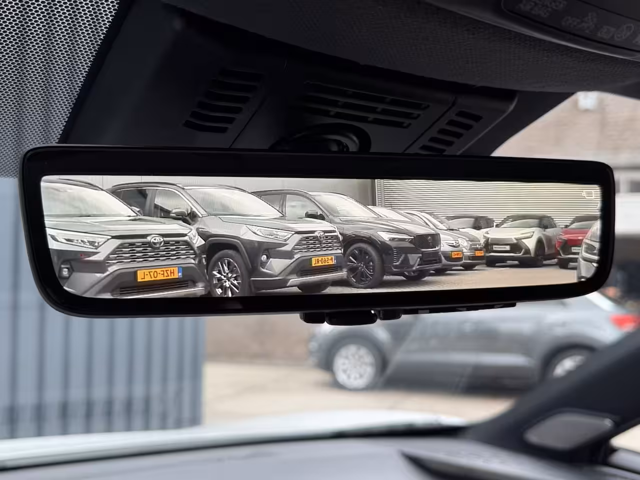 Toyota C-HR 2.0 Hybrid 200(GEEN plug-in) Executive | Head-up | JBL | 10 jr GARANTIE | Rijklaar