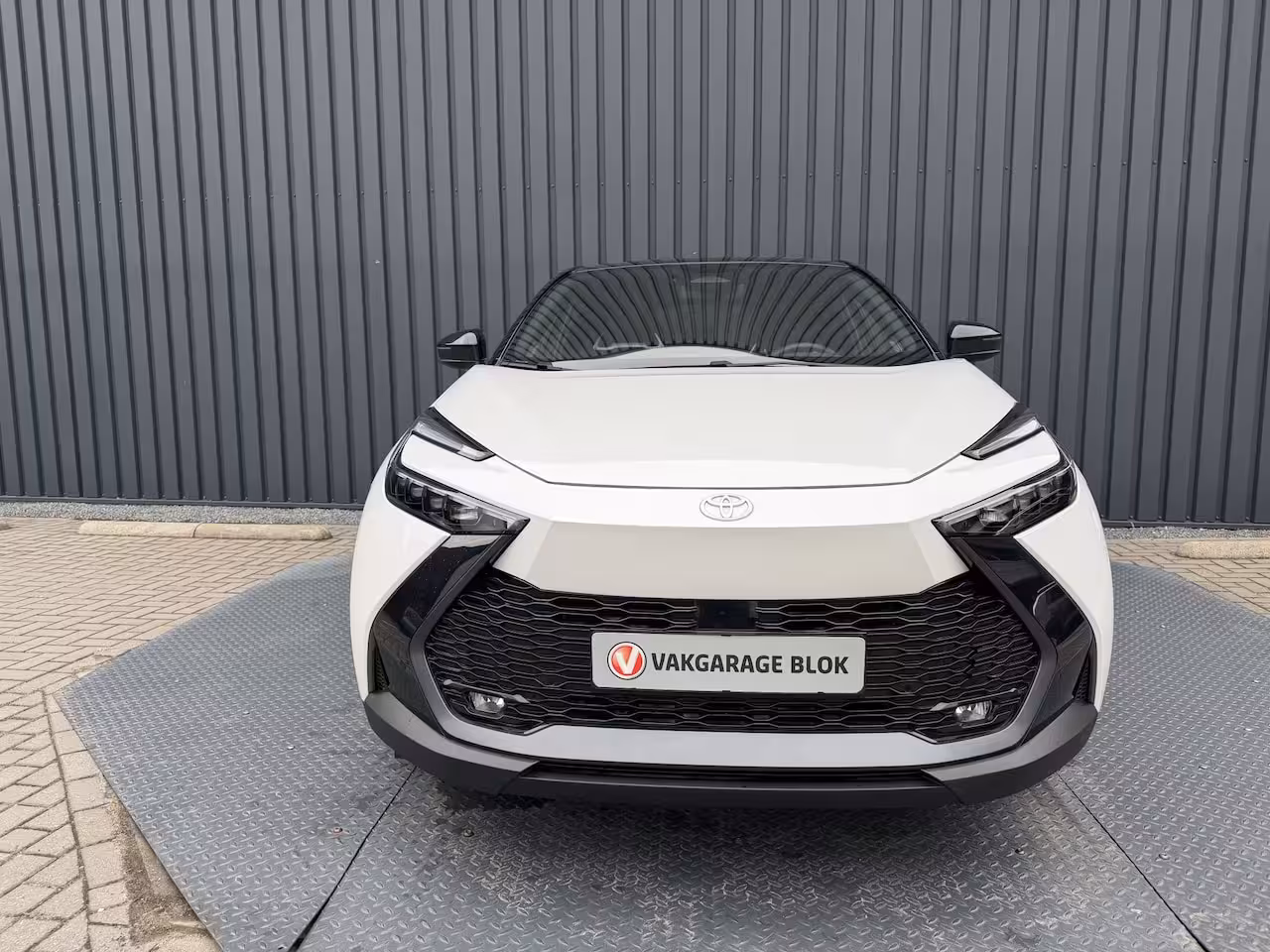 Toyota C-HR 2.0 Hybrid 200(GEEN plug-in) Executive | Head-up | JBL | 10 jr GARANTIE | Rijklaar